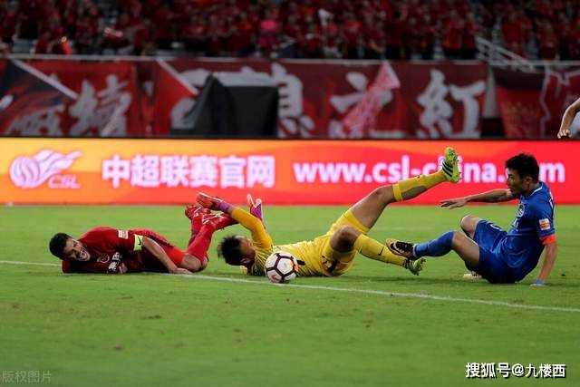 新援上场即燃爆全场，队友称其为比赛注入活力