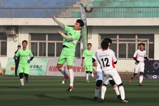 阿劳霍单场解围10次，利物浦后卫总和仅1次